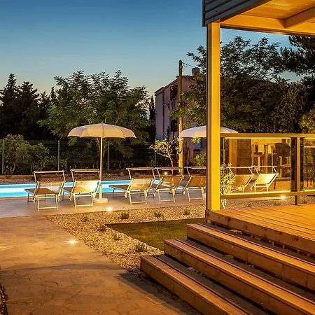 Mobile Homes Sanmar 펜션